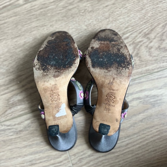 Manolo Blahnik Shoes Gray Satin Heeled Sandals w/ Floral Embellishment - Picture 4 of 4